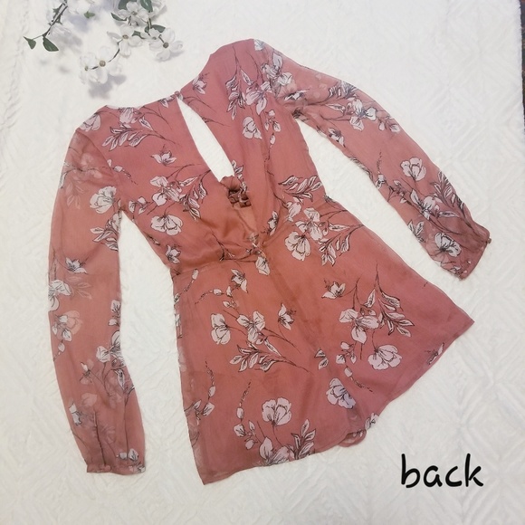 The Jetset Diaries Oasis Floral Keyhole Romper - Picture 5 of 8